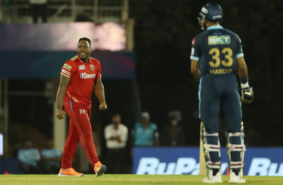 Hardik Pandya was seen getting angry at David Miller after the run-out in last over