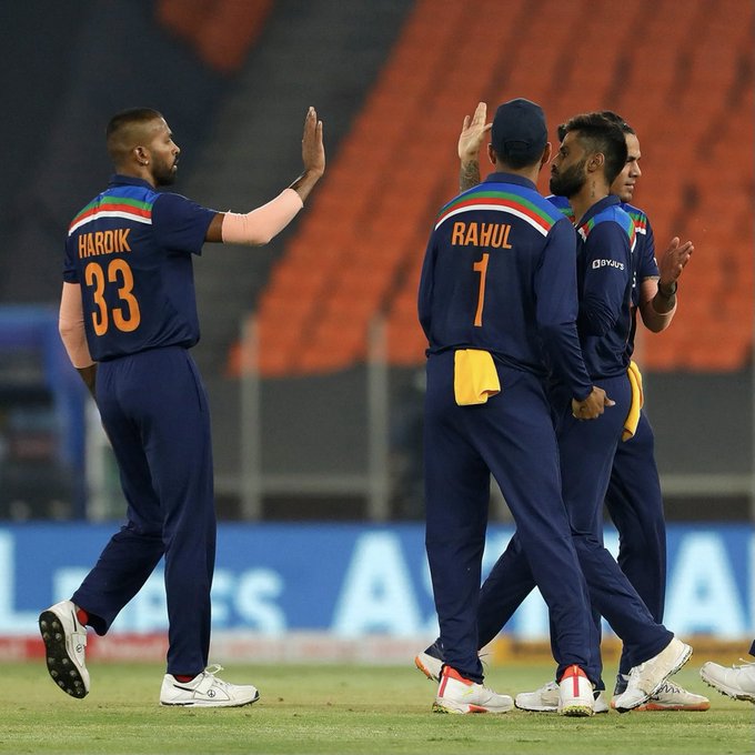 Hardik abuses Sundar