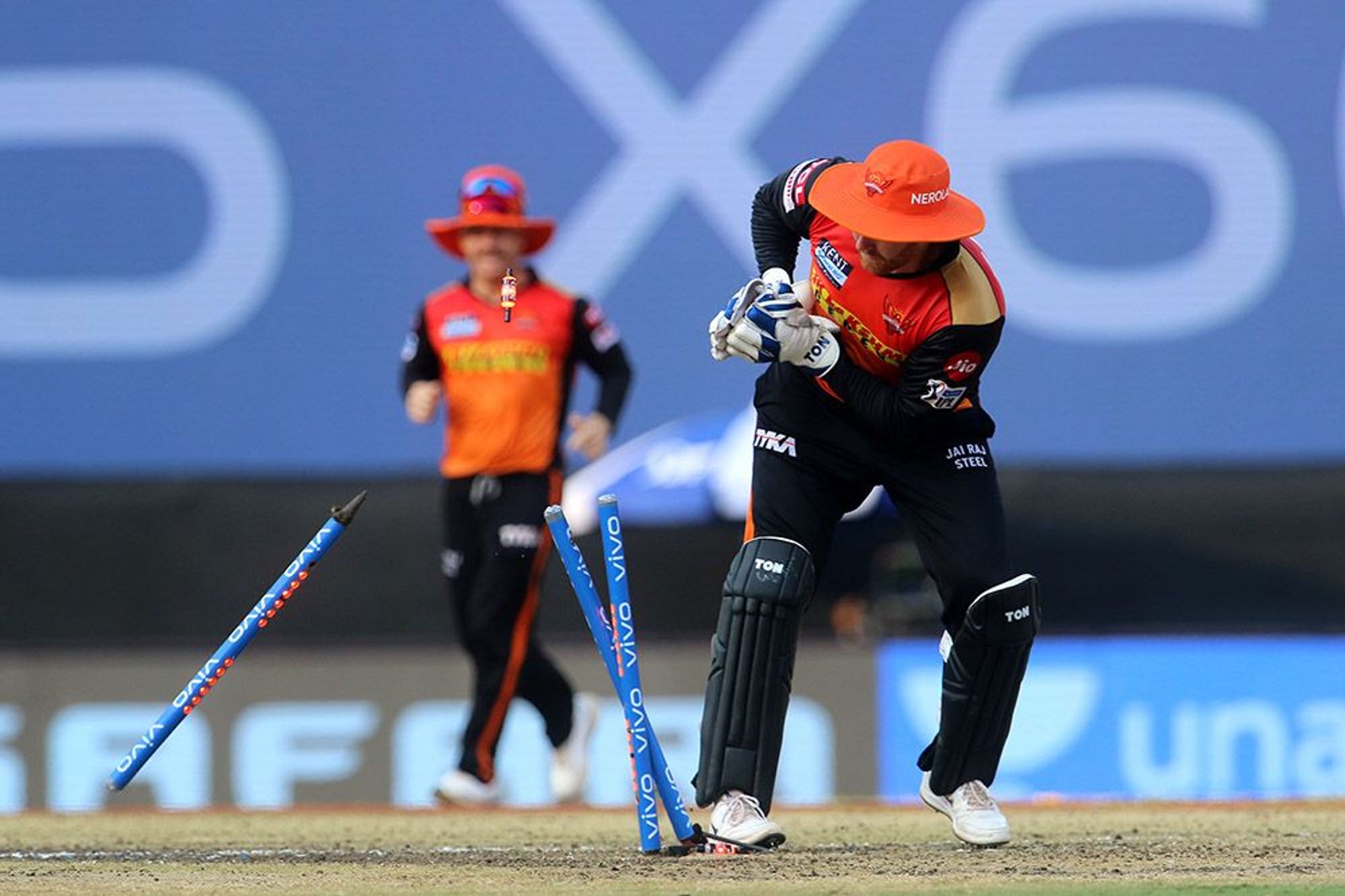 Jonny Bairstow runout Shami despite dislodging bails with his gloves