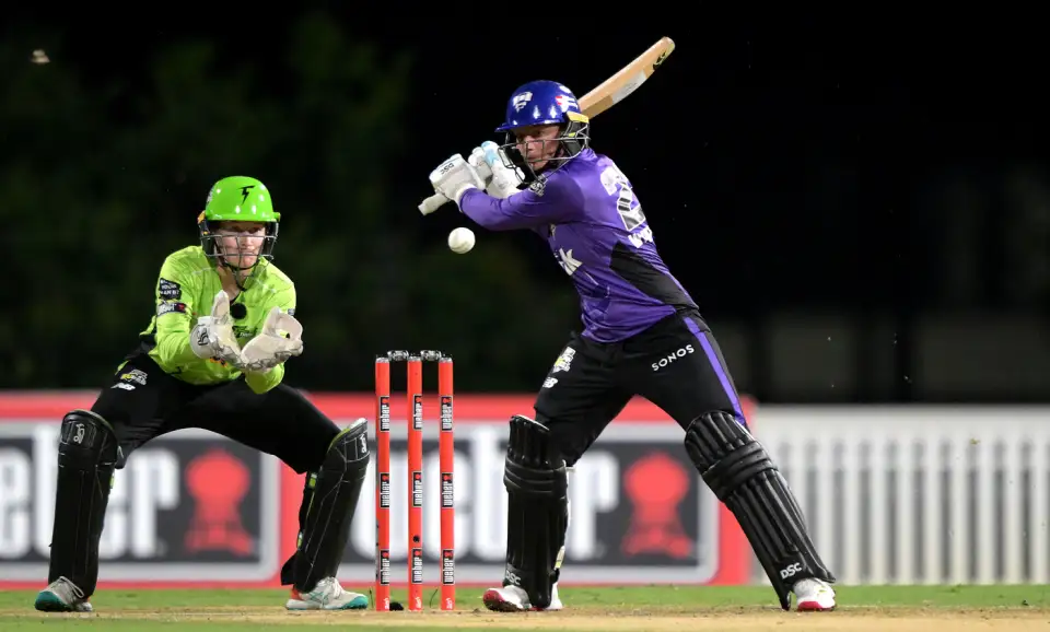 Danni Wyatt-Hodge's 52-ball 90 led Hobart Hurricanes to a six-wicket win over Sydney Thunder in their WBBL season opener