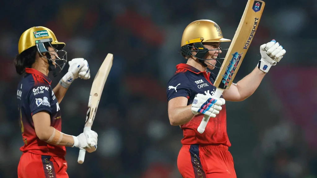 Smriti Mandhana and Grace Harris during their opening stand against UP Warriorz in the WPL in Navi Mumbai