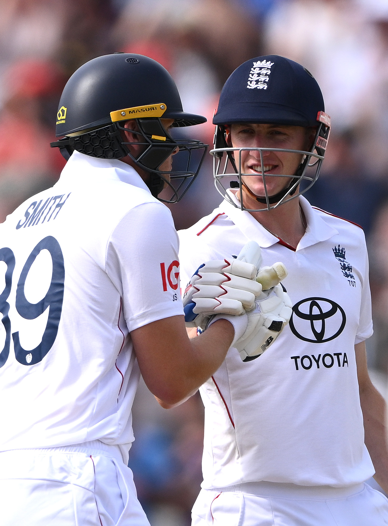 ENG vs IND | Twitter reacts as Smith-Brook's miraculous comeback still leaves England wanting on Day 3