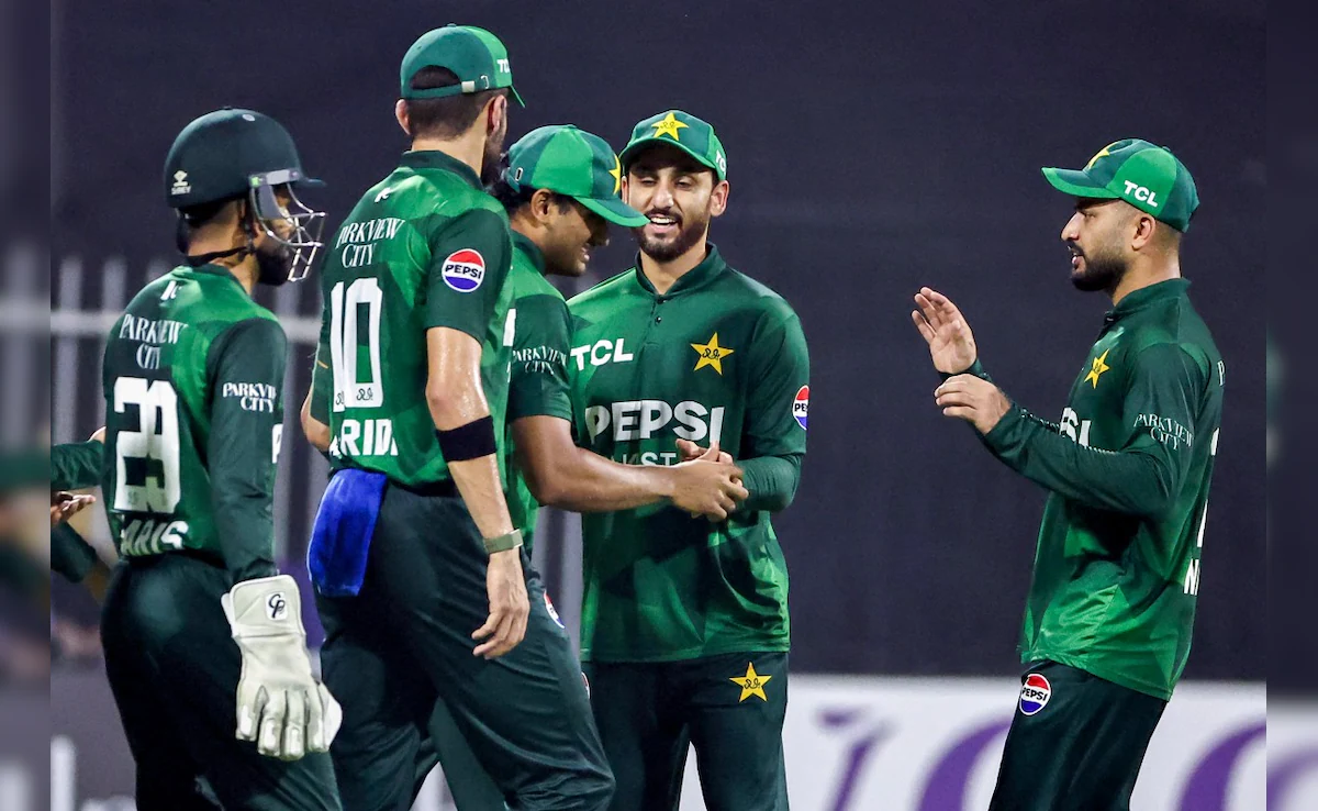 Pakistan qualify for Asia Cup final with 11-run win against Bangladesh