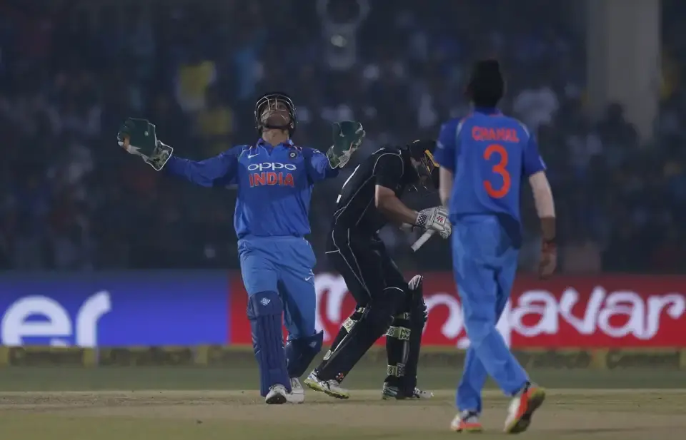 India defeated New Zealand by 6 runs.