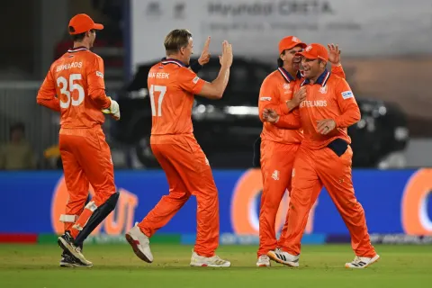 WATCH, IND vs NED | Roelof van der Merwe defies gravity and age to grab potential catch of tournament
