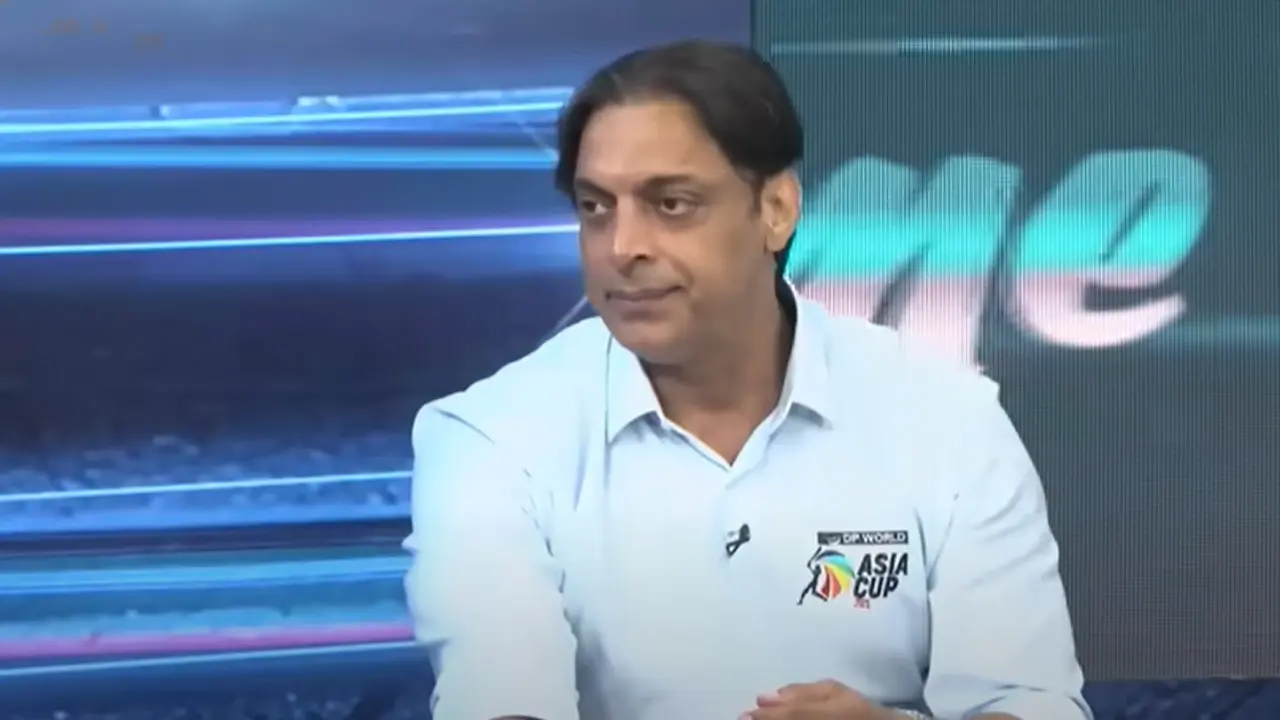 Why Shoaib Akhtar is the Perfect Face of “Waqt Badal Diya Jazbaat Badal Diye” Meme?
