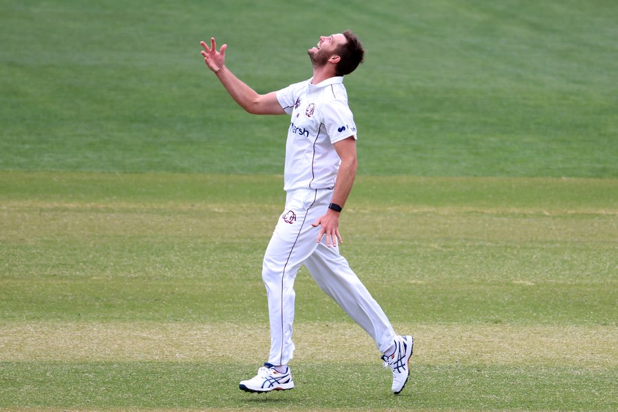 WATCH | Mark Steketee suffers a bowler's worst nightmare after hat-trick ball is dropped in the slips