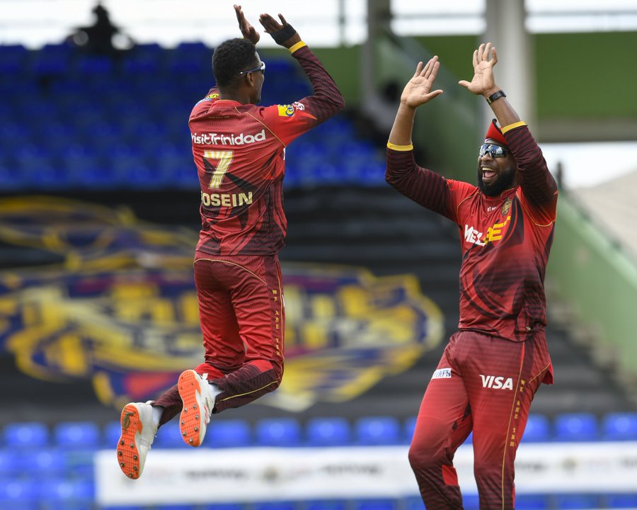 WATCH | Kieron Pollard pulls off an absolute blinder to convert a certain six into wicket