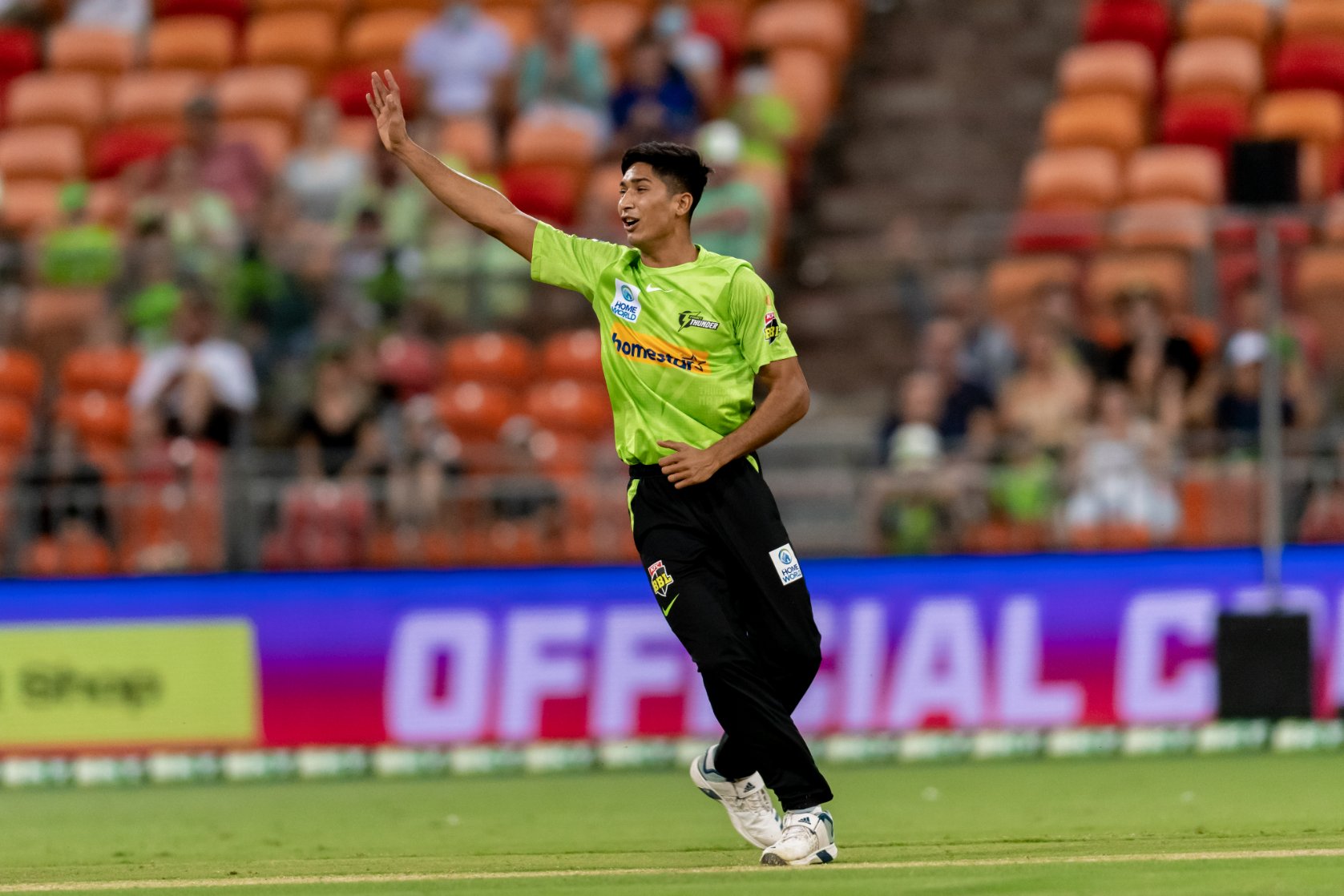 Pakistan pacer Mohammad Hasnain's bowling action declared illegal by Cricket Australia