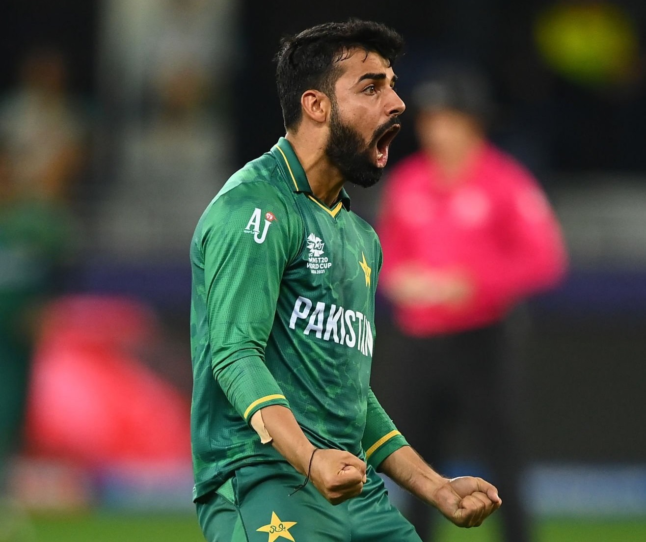 WATCH | Shadab Khan's blinder leaves commentators in awe