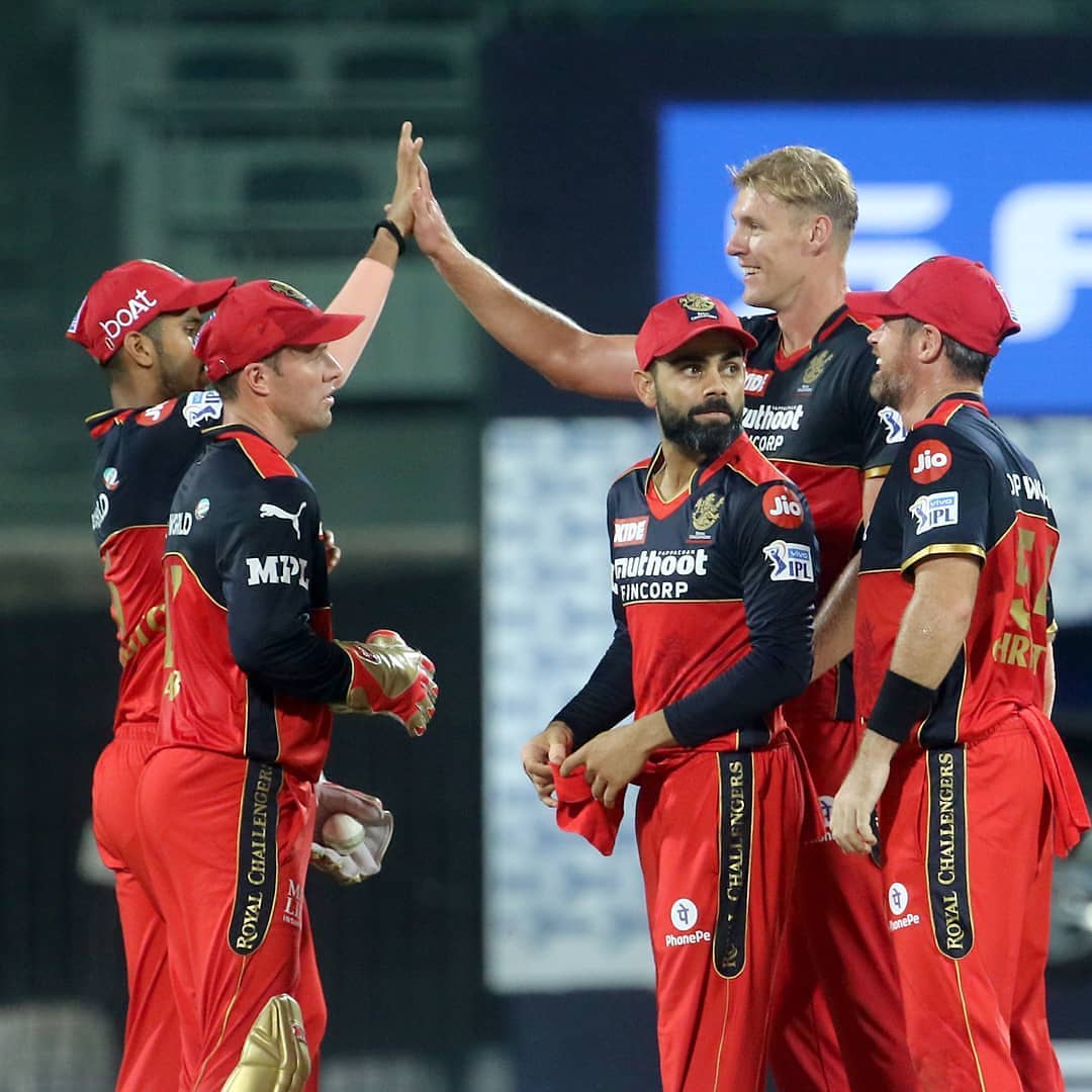 IPL 2021 | De Villiers and Maxwell instructed me to with gut feel with bowling options, says Virat Kohli