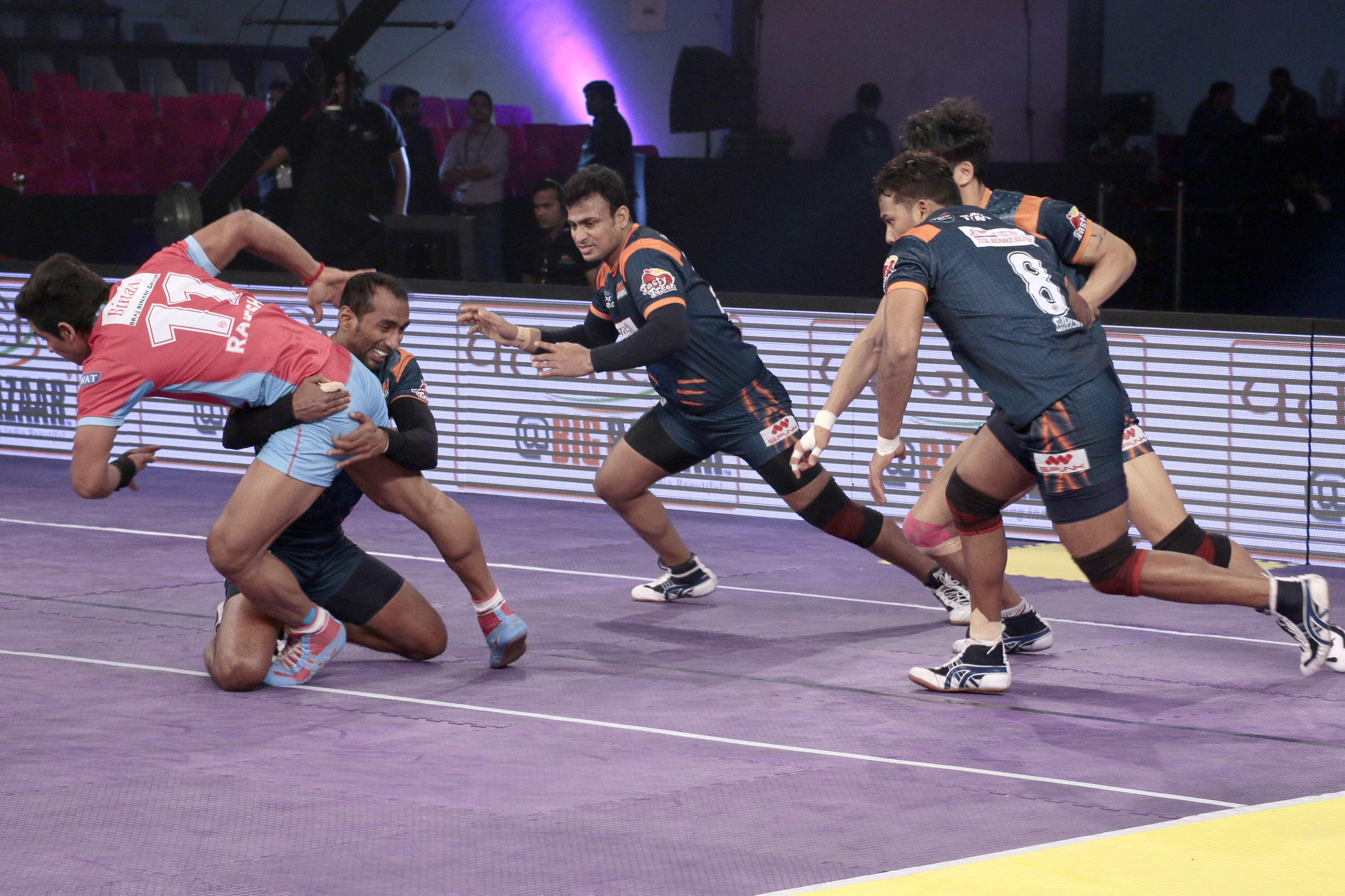 Pro Kabaddi 2016 | Bengal Warriors stun Jaipur Pink Panthers for second win of season