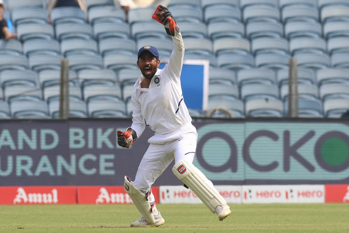 Twitter explodes as “superman” Wriddhiman Saha grabs one-handed stunner to send Thenuis de Bruyn packing