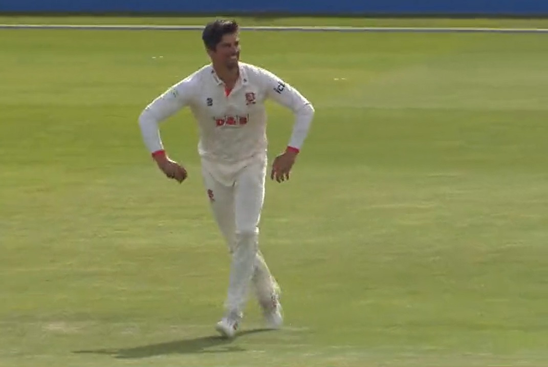 WATCH | Alastair Cook brings out entertaining bowling run-up in County Championship