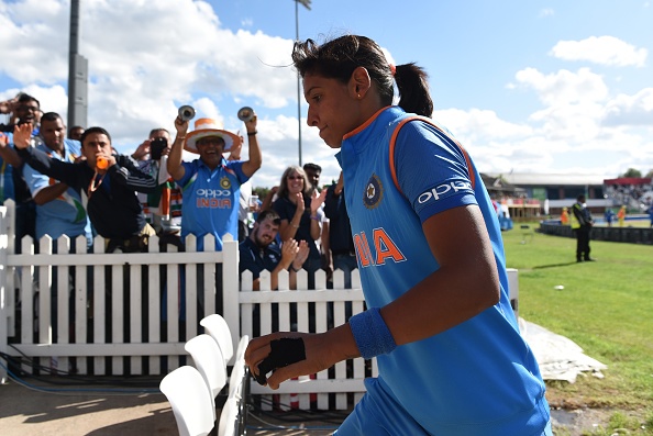 VIDEO | Harmanpreet Kaur pulls off incredible one-handed catch with left hand to deny Stefanie Taylor century