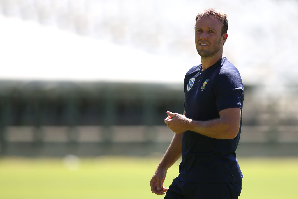 VIDEO | AB de Villiers lives upto 'Mr. 360' moniker with innovative switch-hit in MSL