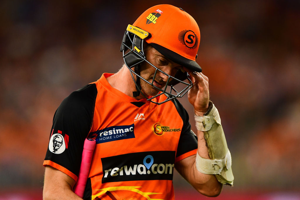 VIDEO | “Unfortunate” Michael Klinger dismissed off seventh ball of Dwarshuis’ over