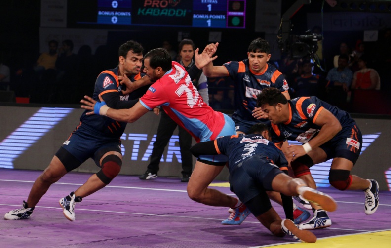 Pro Kabaddi: Bengal Warriors rout Jaipur Pink Panthers to regain top spot