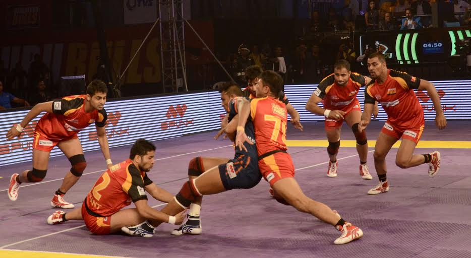 PKL | UP Yoddha hold their nerve to end Bengaluru’s unbeaten run