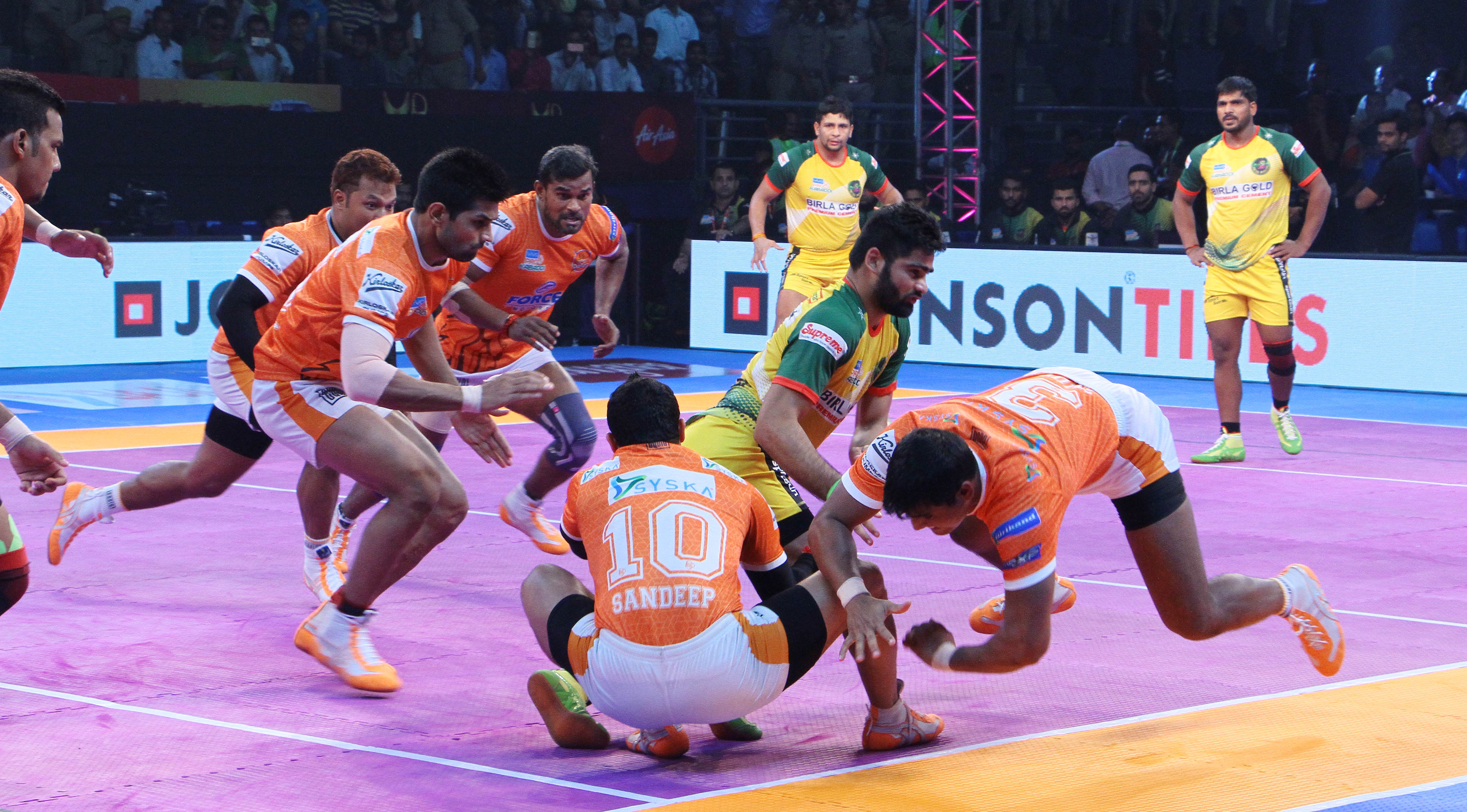 PKL 2017 | Pardeep Narwal's heroics in vain as Puneri Paltan down Patna Pirates