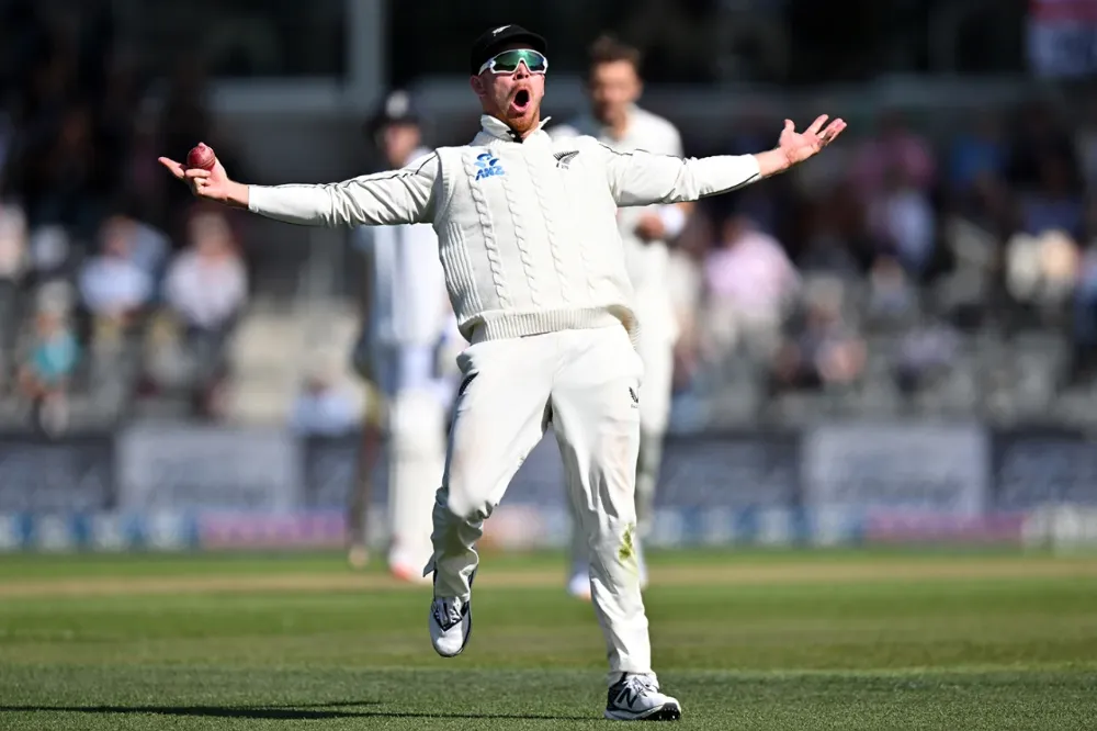 WATCH, NZ vs ENG |Glenn Phillips defies gravity with birdlike leap to claim catch of the century