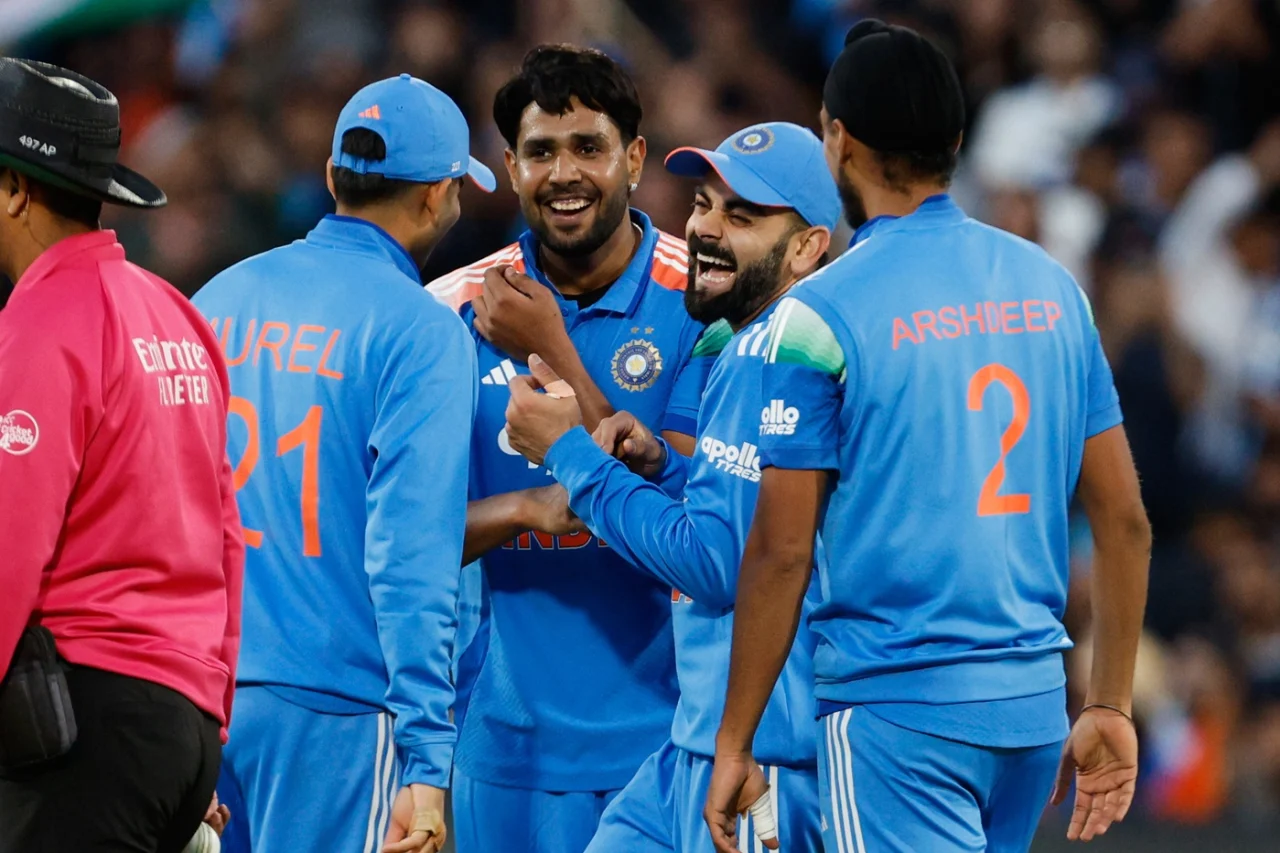 Harshit Rana and Washington Sundar shared a lighthearted moment in the field during the third ODI between India and Australia at SCG