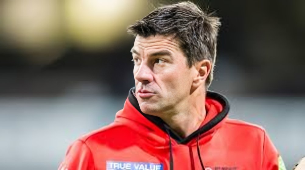 Simon Helmot extends his stay at Melbourne Renegades for three more seasons