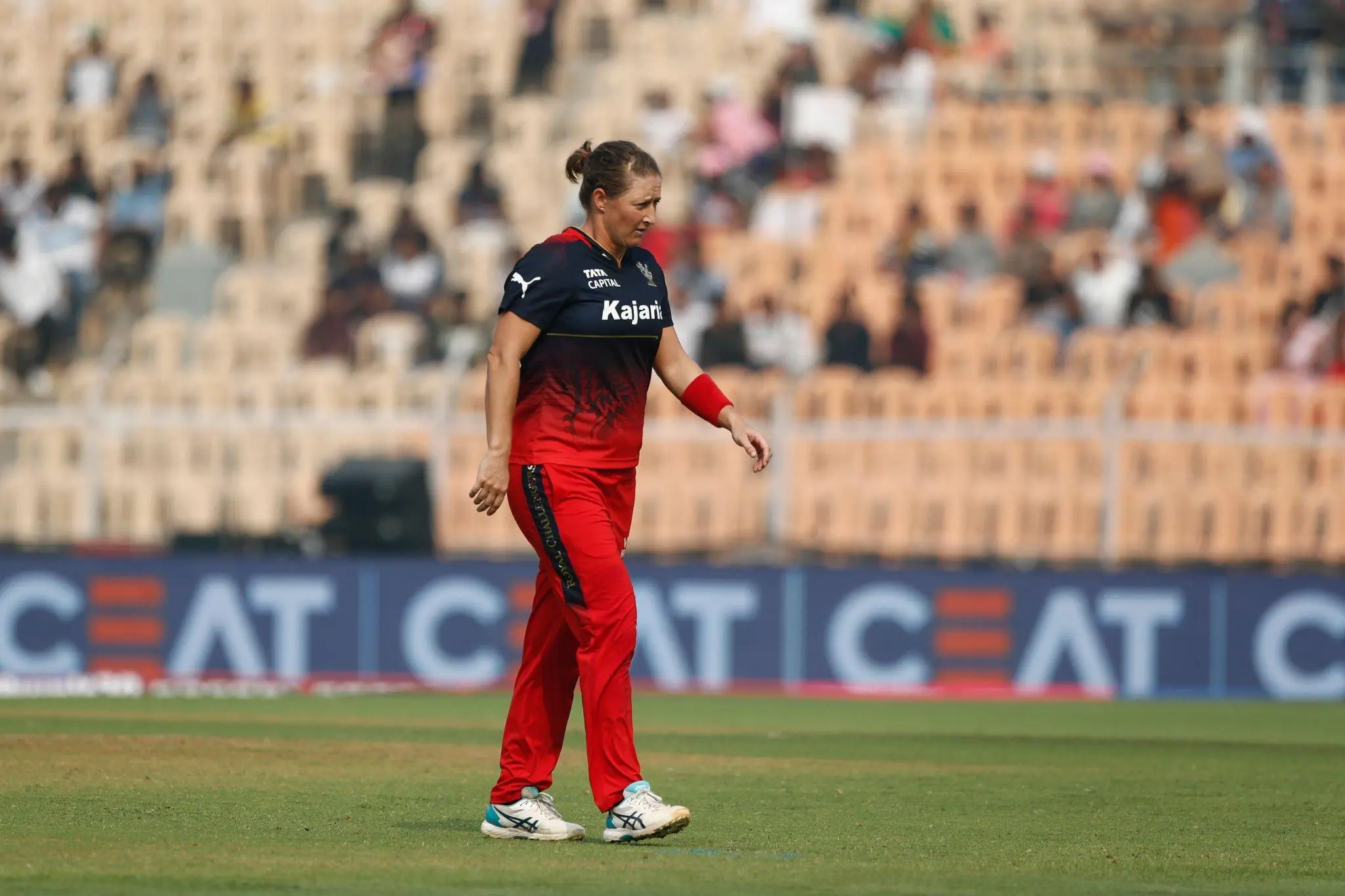 WPL, MI vs RCB | Twitter laughs as Devine makes Matthews immortal with no ball on dismissal