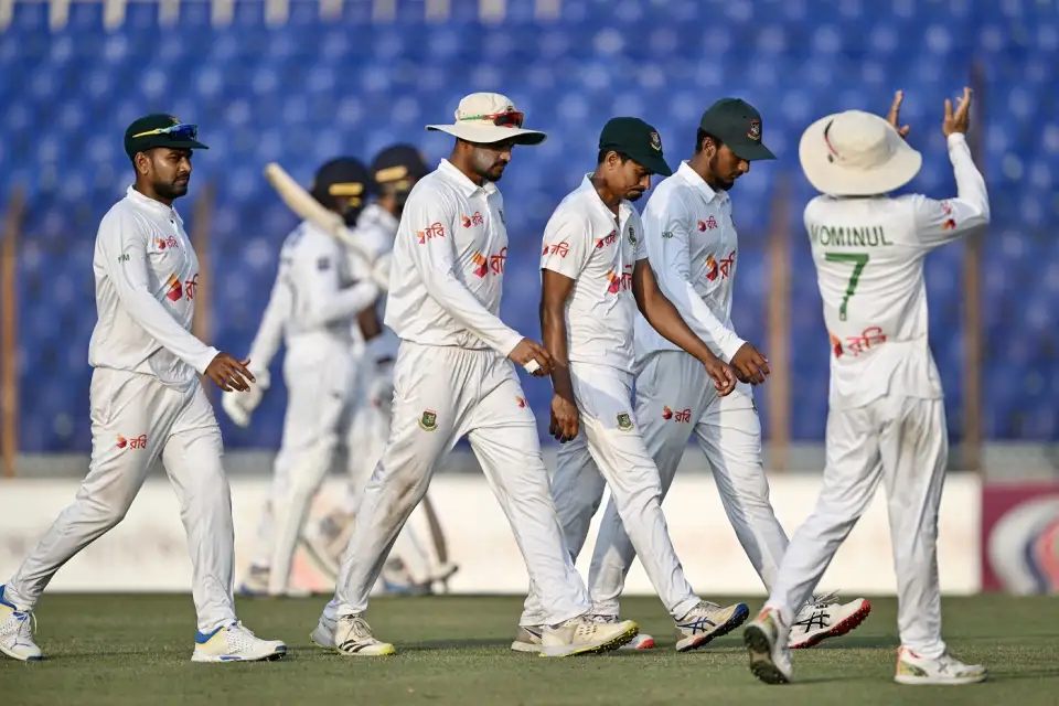 ‌WATCH | Bangladesh fielder's hilarious musical chair over a catch drop in the slip cordon