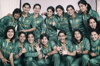 ‌IND-W vs PAK-W | Twitter laughs as Iram Javed carries Pakistan's age-old legacy with terrible fielding mishap