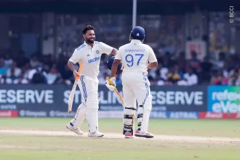 ‌IND vs NZ | Twitter reacts to Pant pointing Sarfaraz to refocus after Southee troubles with second new ball