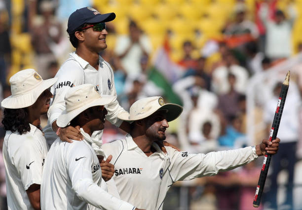 Sourav Ganguly bids farewell to Nagpur crowd.