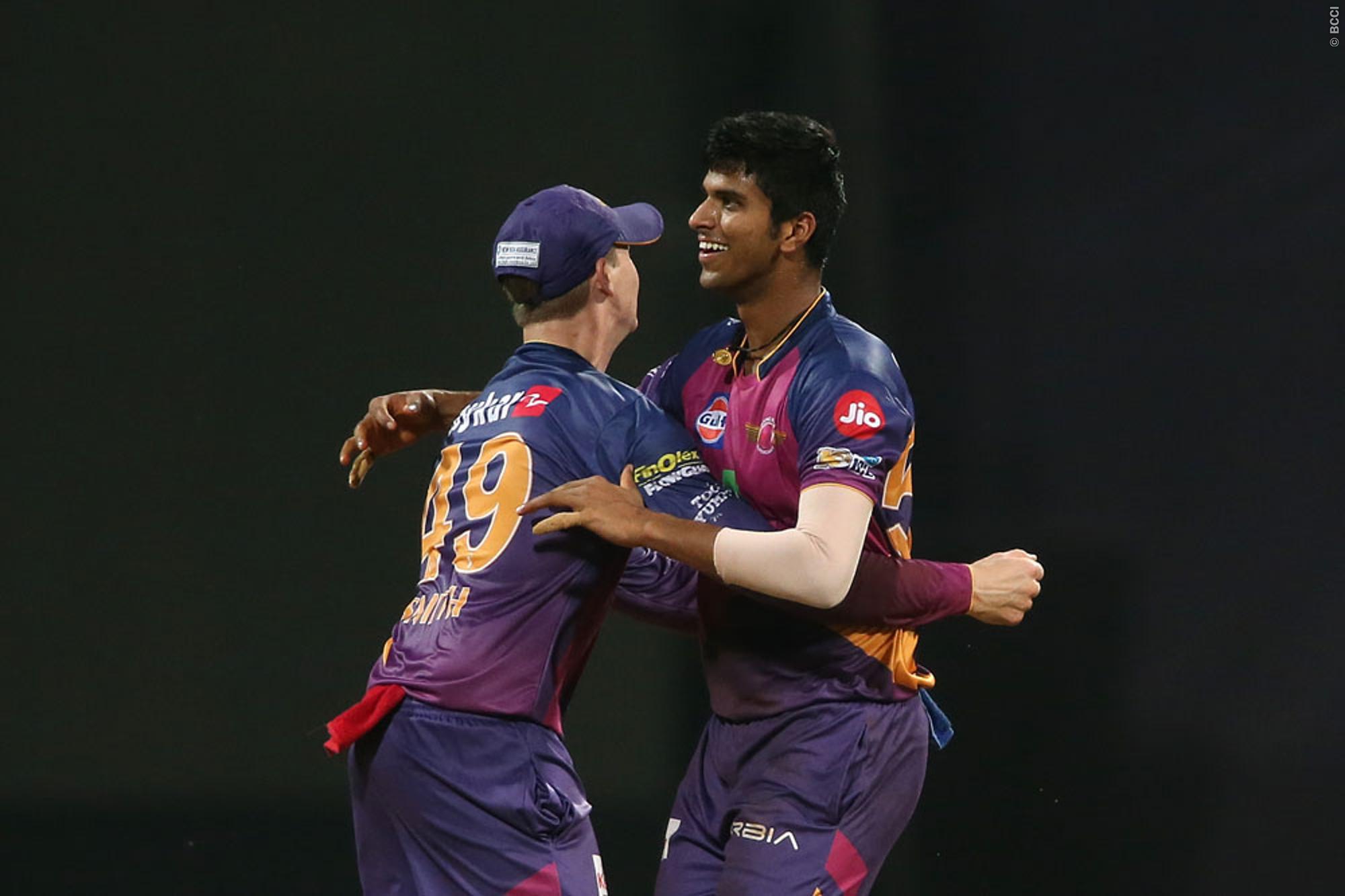 Twitter reacts as Dhoni & Washington help Pune beat Mumbai