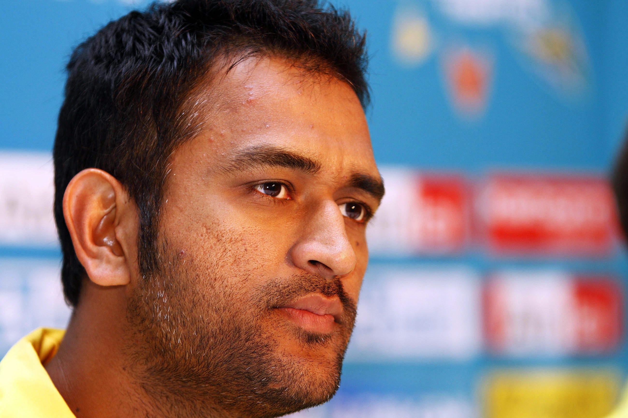 Mad crowds, Car chases, and police station | Dhoni recounts 2007 WC failure's aftermath