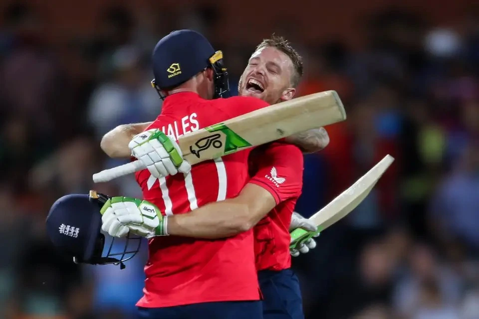 Jos Buttler and Alex Hales ensured that no other batsmen had to step out to chase the target.