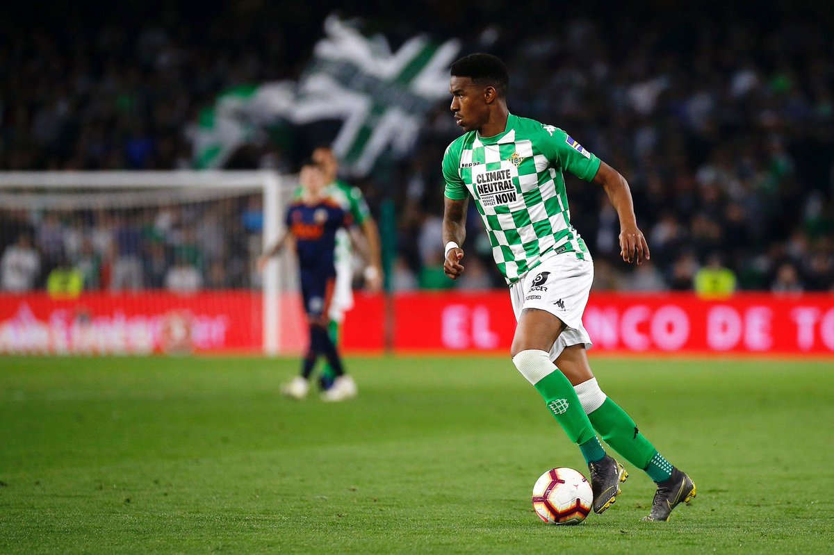 Reports | Barcelona target La Liga star Junior Firpo