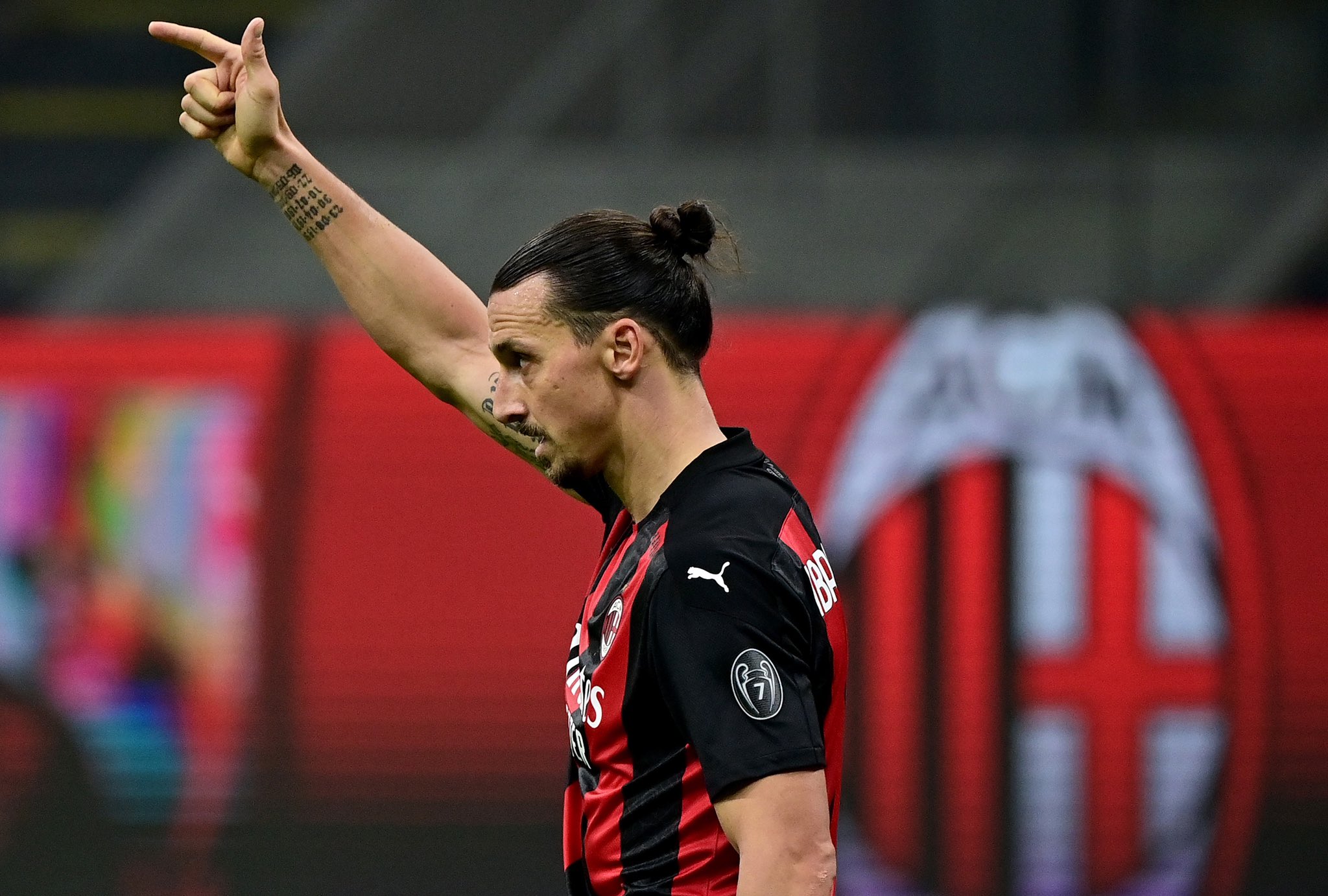 Zlatan Ibrahimovic enjoys being the center of attention, insists Hakan Calhanoglu