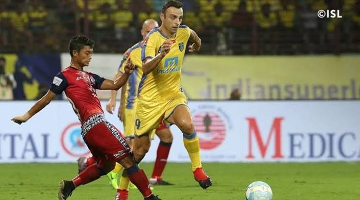 Former Kerala Blasters forward Dimitar Berbatov announces retirement