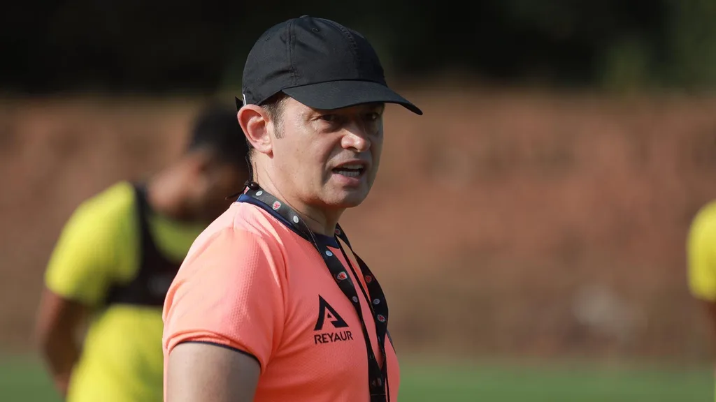 ISL 2020-21 | We are always looking for the best formation for every game, reveals Kibu Vicuna