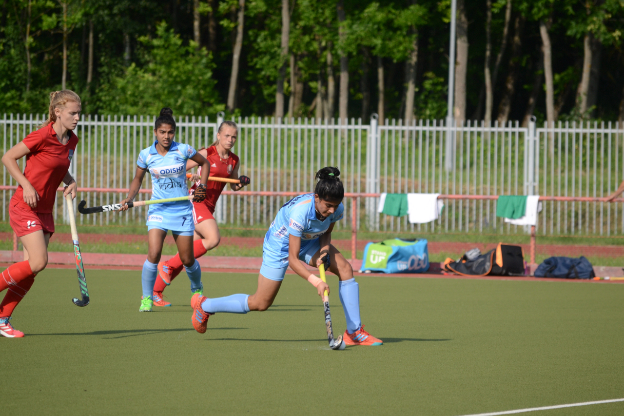 Belarus senior women’s hockey team beat Indian junior girls 4-1