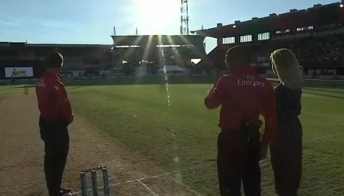 India vs New Zealand match was stopped because of the sun.