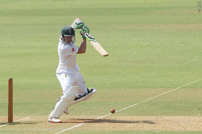 De Villiers sends out warning to India with ton in warm-up game