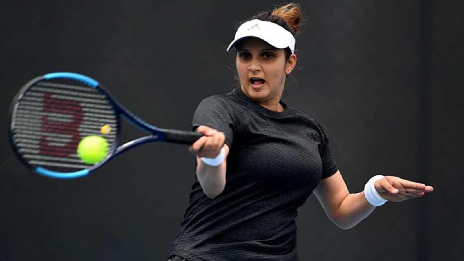 French Open 2022 | Sania Mirza and Lucie Hradecka advance to the second round in women's doubles