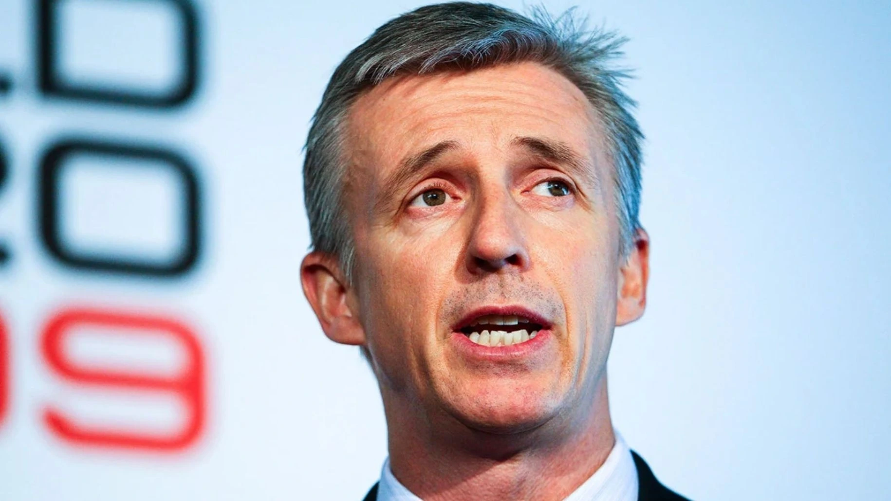 Steve Elworthy was born on 23 February 1965.