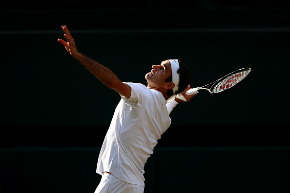 WATCH | Roger Federer produces vintage "banana winner" against Milos Raonic